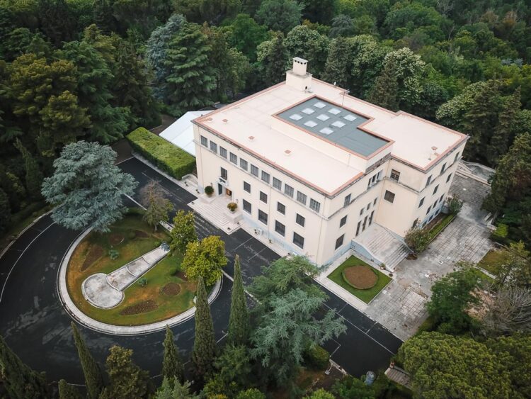 Pallati i Brigadave nga Quick Albania