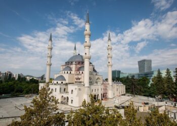 xhamia e tiranes ne Quick Albania