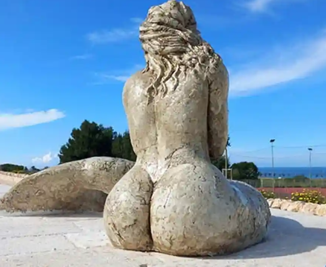 statuja e sirenes quick albania 