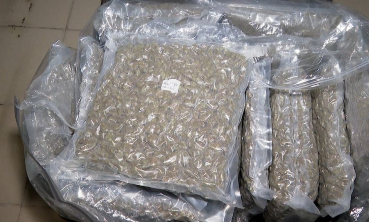 ‘Yellow Zushi’/ Rrezikshmëria e drogës tajlandeze në tregun shqiptar – Shitet 10-fish më shumë se një dozë kanabis për shkak të…